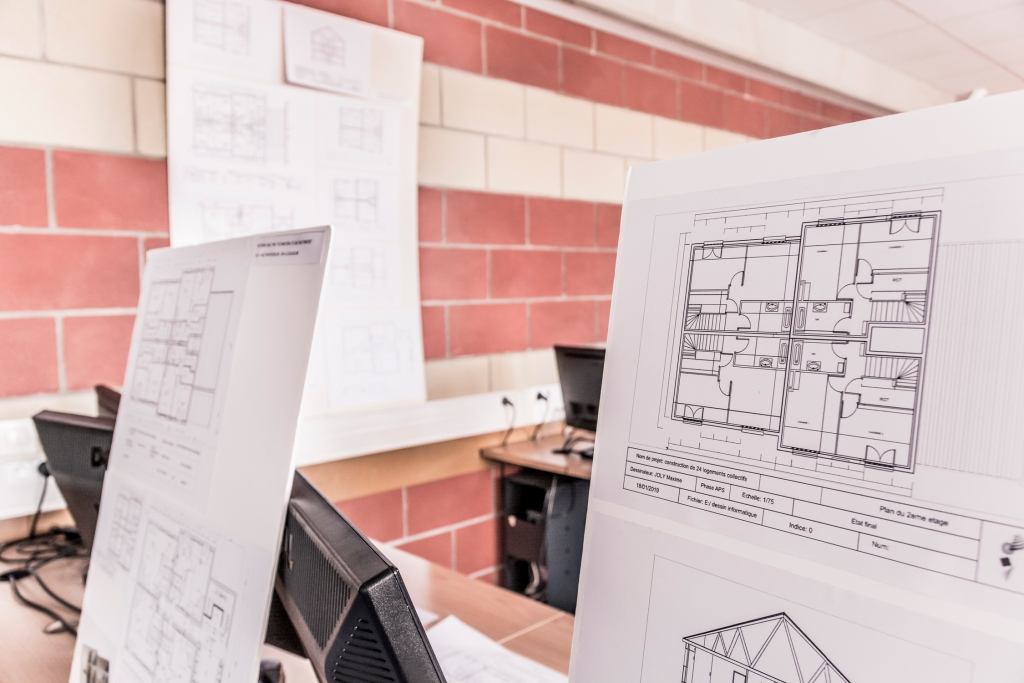 Lycée Claude-Nicolas Ledoux