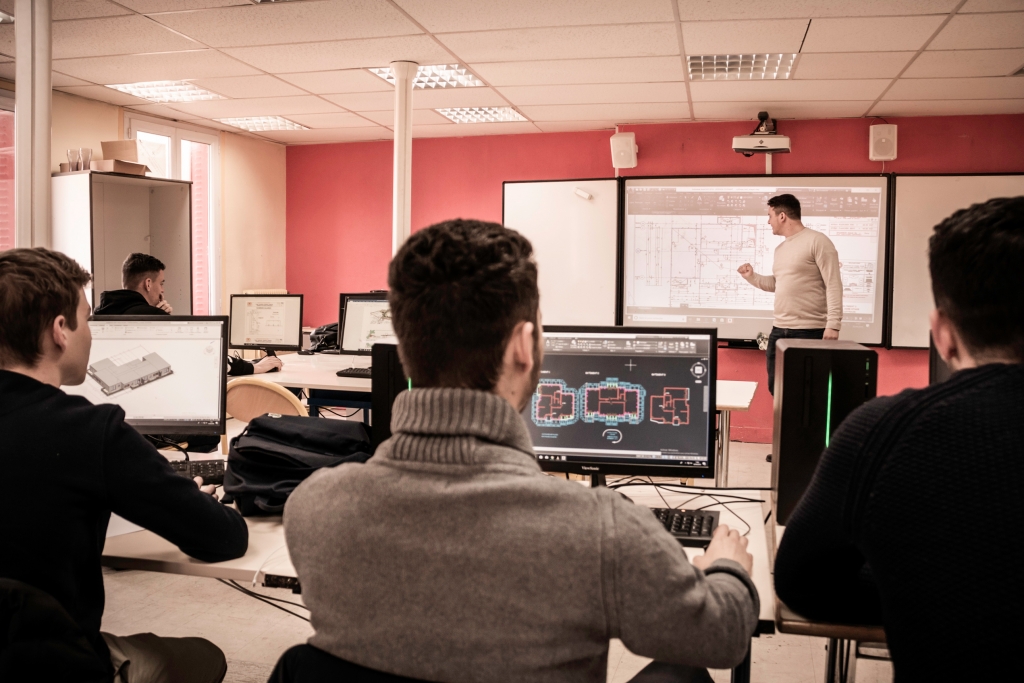 Lycée Claude-Nicolas Ledoux