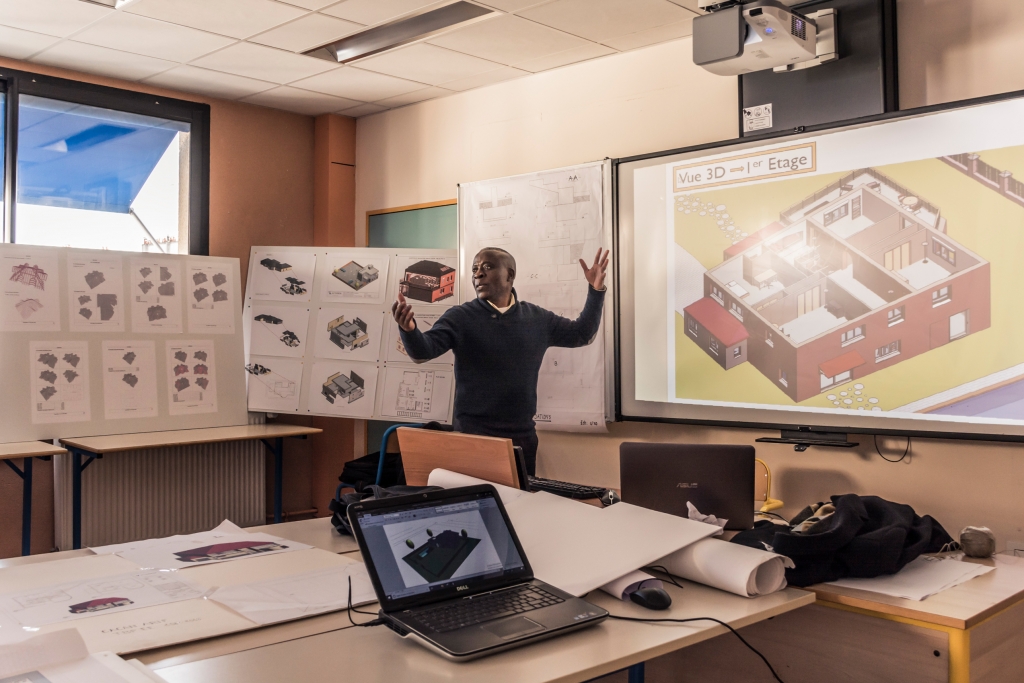 Lycée Claude-Nicolas Ledoux