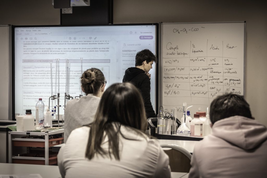 Lycée Claude-Nicolas Ledoux