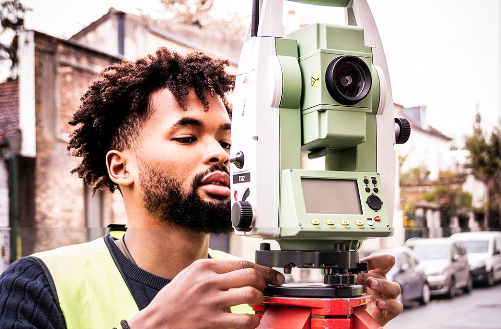 Lycée Claude-Nicolas Ledoux