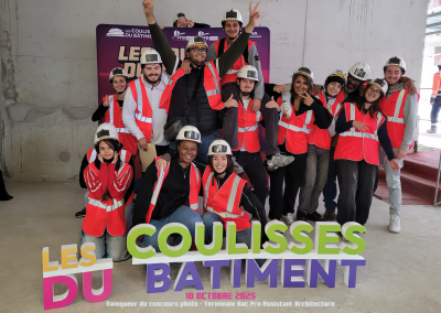 Photo de groupe des Terminales Bac Pro Assistant en Architecture du Lycée Ledoux, gagnants du concours photo Coulisses du Bâtiment FFB